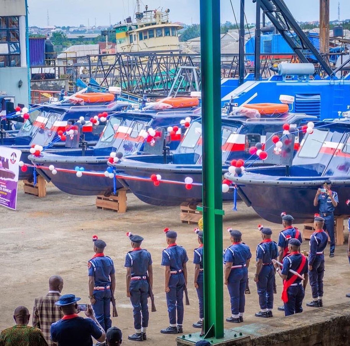 raufaregbesola's tweet photo. On Tuesday, I commissioned for use, eight locally manufactured gunboats acquired for use by the Nigeria Security and Civil Defence Corps (NSCDC) in Port Harcourt, Rivers State on Tuesday. https://t.co/PZdFTQZ0vF
