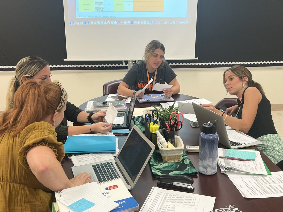 3rd-grade Ts analyzed student exit tickets during today’s literacy planning PLC <a href="/MWiley19/">Mrs. Wiley</a> <a href="/RedersReaders/">Abigail Reder Cobb</a> <a href="/KinseyPerry24/">Kinsey Perry</a> <a href="/McQueeneyESISD/">McQueeney Elementary</a> Ts focused on student learning 🖤💛🖤💛