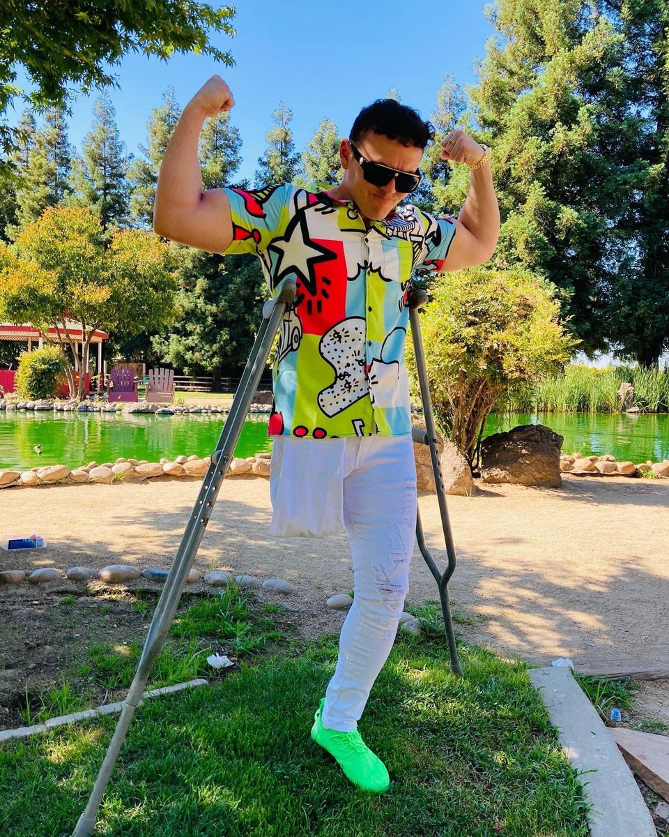 latinpowermusic's tweet photo. Que nadie ni nada limite tus capacidades! 🔥🔝🔝 @_LosCuadra 🎸 🎸🎸

#LosCuadra #LatinPowerMusic #Guasave #Sinaloa #Guitarras #SBPlayer @_sbplayer 🇺🇸🇲🇽🇨🇴 https://t.co/afEaQp9qC2