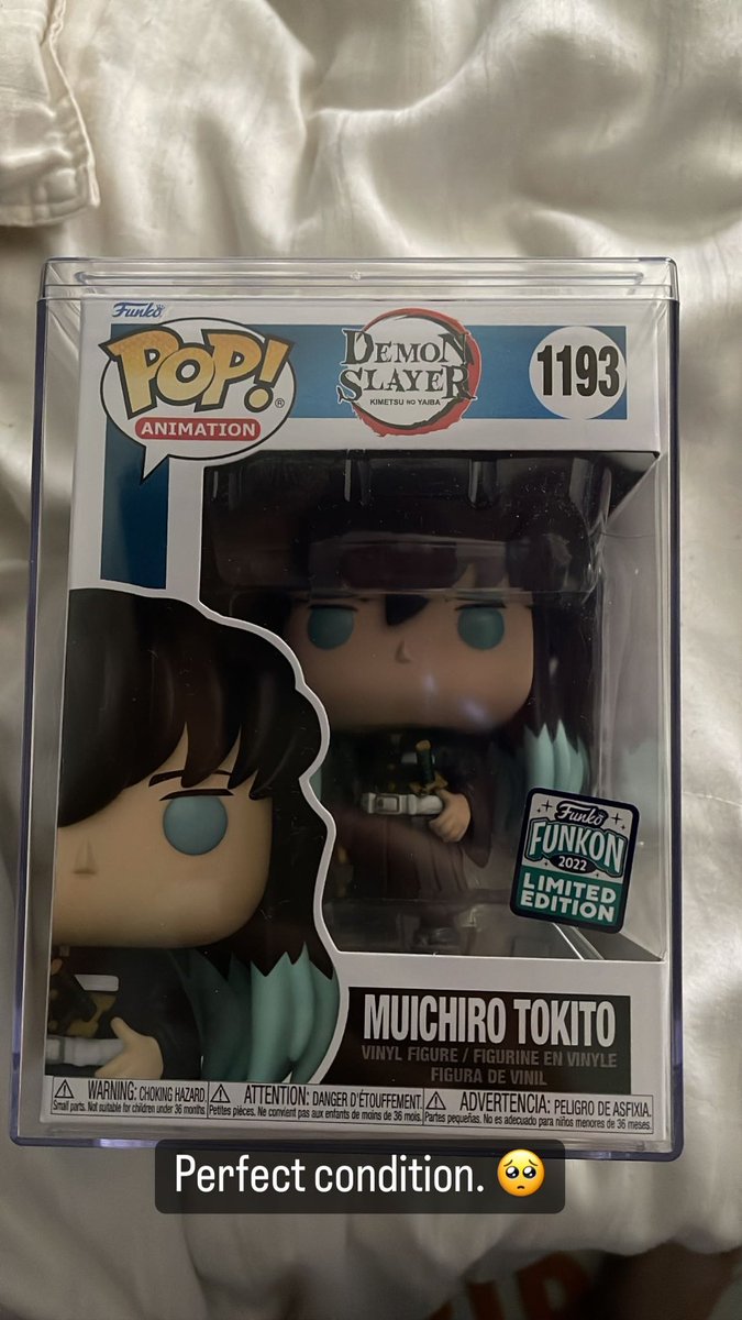 yugile's tweet photo. So happy this #hashira came in todayβ¦β¦ #muchiro! clean pop with a clean sticker #anime #DemonSlayer #kimetsunoyaiba #funko #funkopop #collector https://t.co/v1hz9fh551