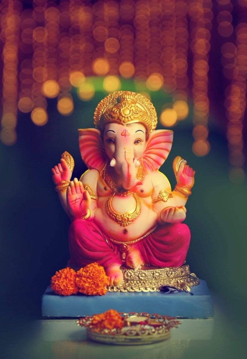 Sharmarajesh91's tweet photo. तेरी जय हो गणेश....
सबके काटो कलेश!!!
#HappyGaneshChaturthi https://t.co/P1clY8T9lI