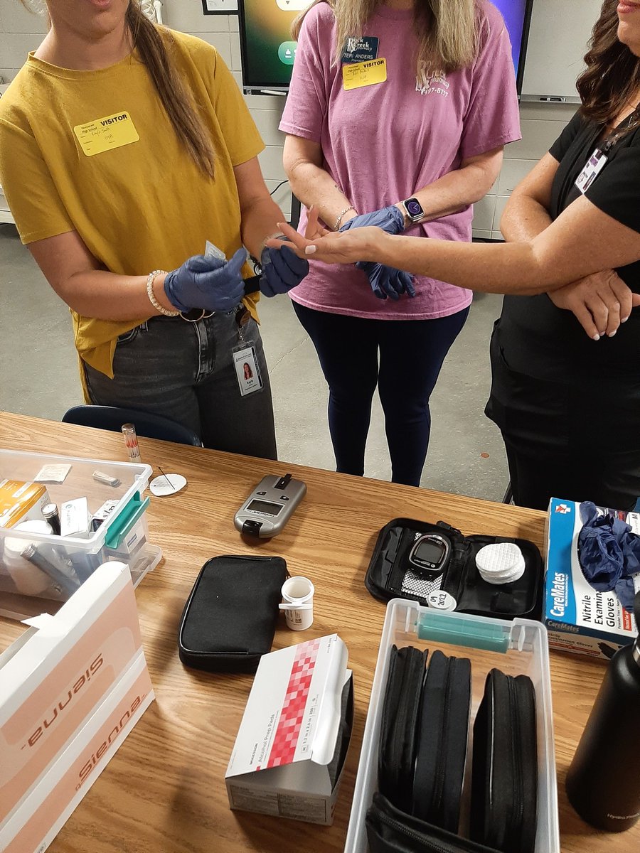 Hueytown Health Science Pharmacy Technician class learning about Point of Care Testing from Rock Creek Pharmacy. 
<a href="/JEFCOCareerTech/">JEFCOED Career Tech</a> 
<a href="/HueytownHOSA/">Hueytown HEALTH Science Academy - HOSA</a>