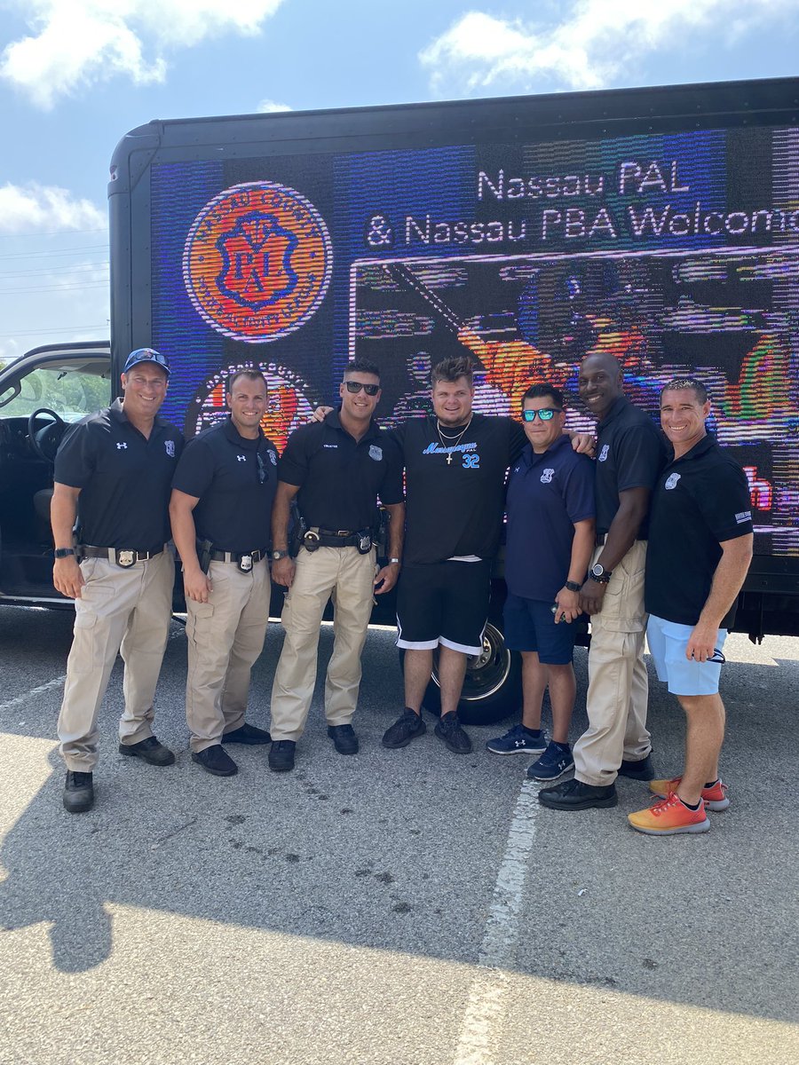 NassauCountyPAL's tweet photo. NY Mets Daniel Vogelbach paid a visit to our Massapequa PAL Sports Complex today &amp; helped to lead a clinic for our youth participants. Lots of skills &amp; drills filled the day as well as a meet &amp; greet to end the day. @NassauCountyPD @NewYorkMets @nassaucountypba https://t.co/zhXy7h8qBw