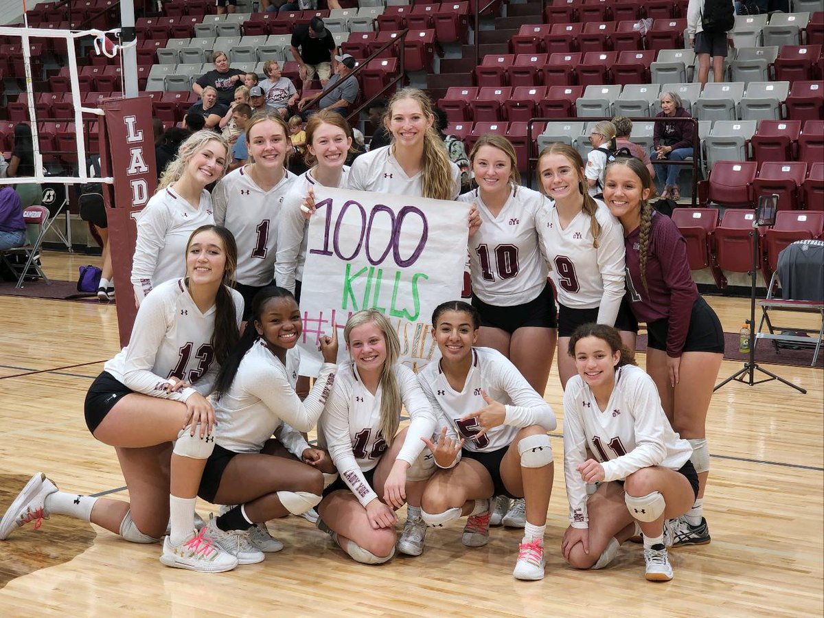 DriskaAinsley's tweet photo. 1000 KILL CLUB!!!! Huge thank you to everyone who's helped me reach this goal! AND shoutout to @CoachQueen3 and the rest of the team for keeping it a secret! @YoeVolleyball @apvball #1k
#welltrained #ypnd #recruittheyoe https://t.co/UktygiLEcd
