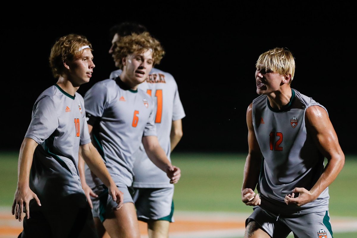silasiwalker's tweet photo. Frederick Douglass soccer defeats Henry Clay 4-1. @HLpreps @KentuckySports https://t.co/zk9YFz3NSM