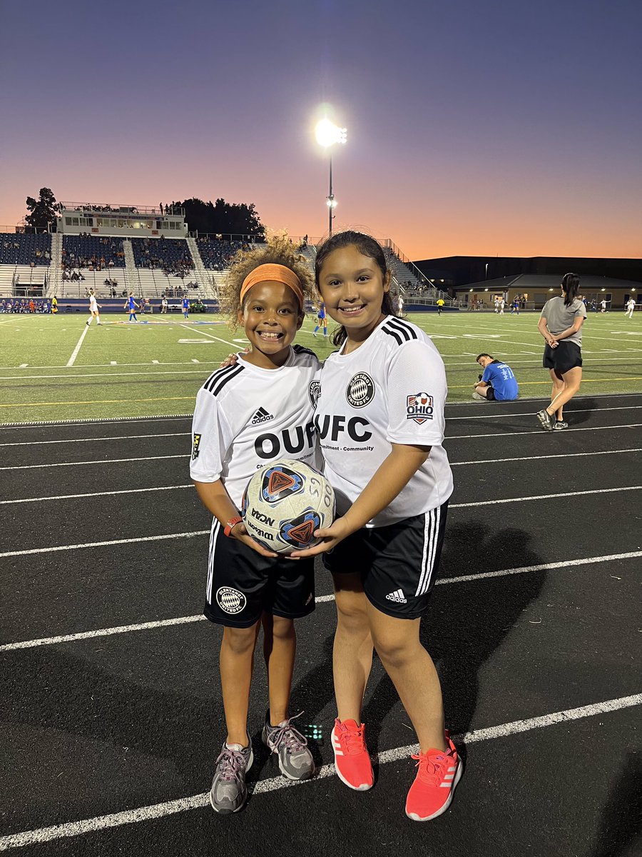 clubohionorth's tweet photo. π¨OUFC SELECT U11G loved being Ball Girls for the @OOGS_ vs @olentangywsoc22 π₯β½οΈβ€οΈ #WeAreOUFC #CharacterCommitmentCommunity https://t.co/wPSiEHcP8B