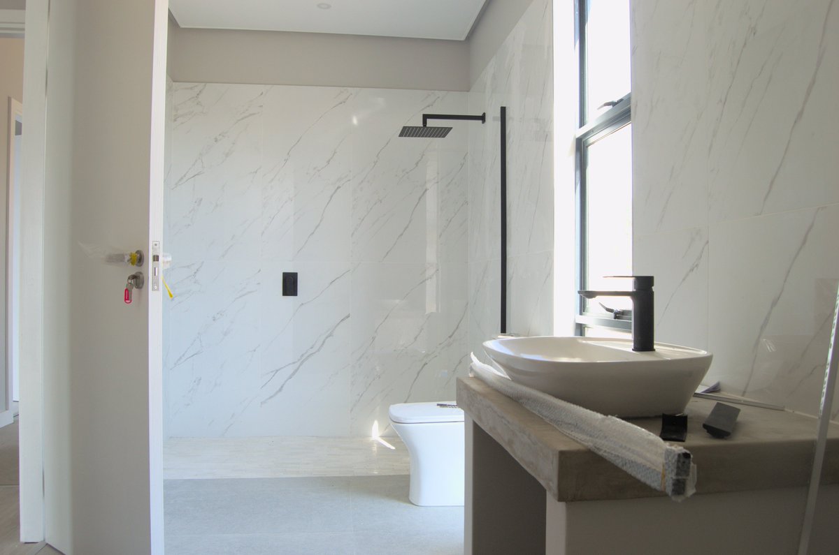 EstateWindspur's tweet photo. Modern homes for New beginnings - Contact : Ian Dickson | Property Developer E | ianspico@gmail.com 
M | +27 (0)79 527 1344
#windspur #midlandsmeander #plotandplan #thelittlevillagethathasitall #sustainableliving #freshnewstart https://t.co/GhUSB0nwcw