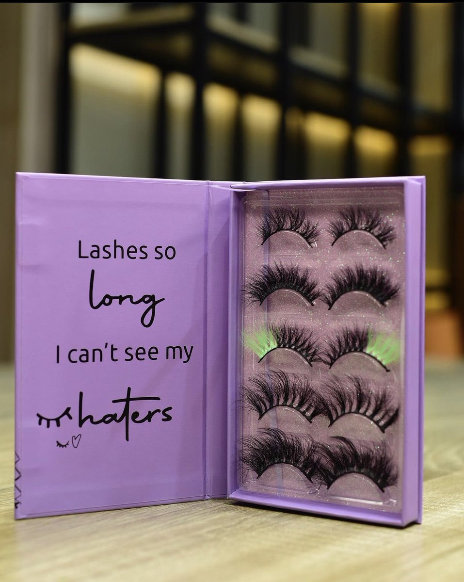 QueenZynaii's tweet photo. Guyssss This is the lashes Big sheggz is gushing about!! 😍😍 You can Get it from @everythintacha #BBNaija https://t.co/yB860WYr9P
