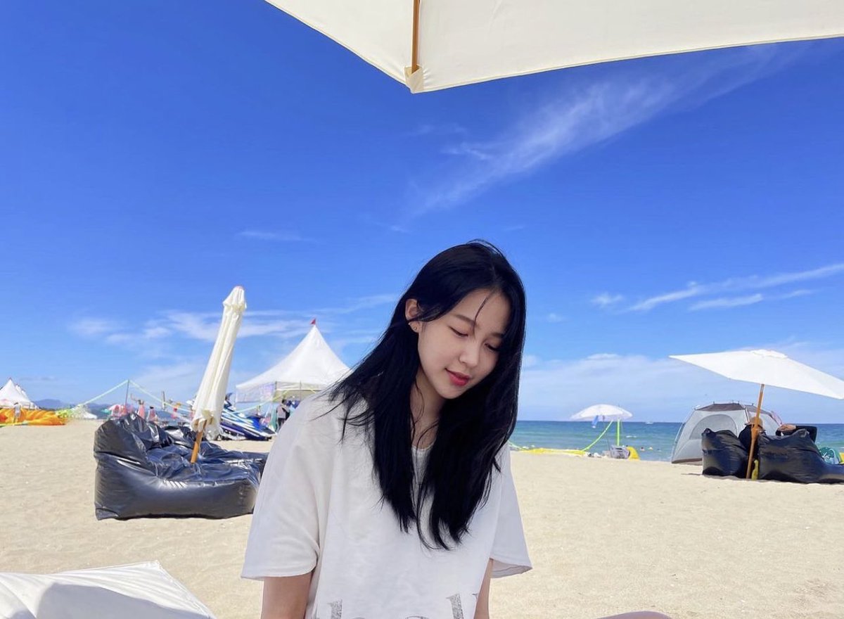 ichillin_update's tweet photo. 📸 30.08.22 — Sohee (eomsoheee__e) update on Instagram.

"The last sea of August🌊🏖"

#ICHILLIN #아이칠린 #SOHEE #소희 @ichillin_km https://t.co/aaEKHvQuFl