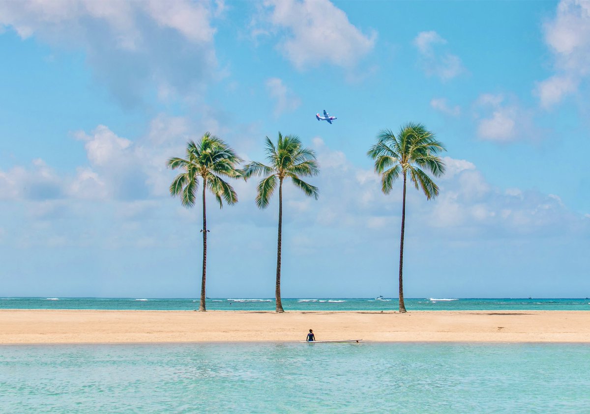 Celebrating #NationalBeachDay the only way we know how! 😍🏝 What is your favorite beach in Hawaii? #Waikiki #WaikikiBeachWalk