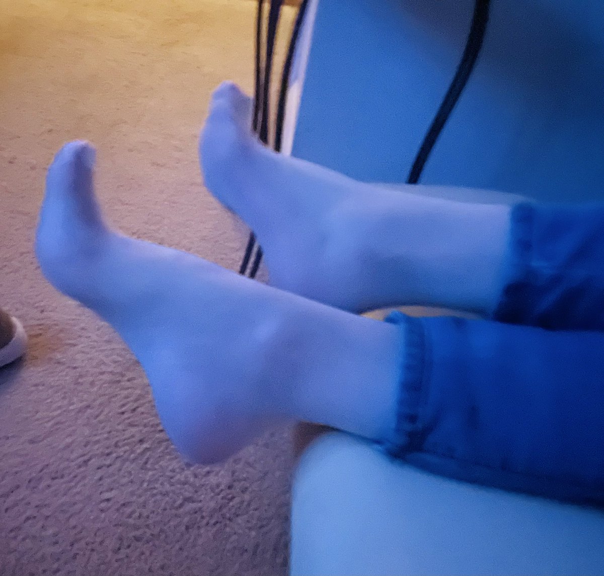 wifesfeetsize7's tweet photo. Look at those arches. 😯 https://t.co/0jcIsWcV6N