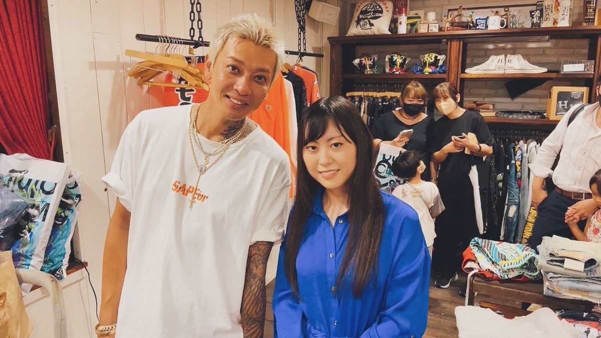 t_Ace_ZERO's tweet photo. 昨日は入りきらないぐらい並んでくれた。
時間が間に合わなくて買えない人もいた。
んで今日が本当のラスト。みんな待ってる。

お客さんが来れば来るほど寂しさも出る。やっぱり地元には何かしら携わってる店が欲しいと思った。

@zero_clothing_ https://t.co/dwVVcOkKOg