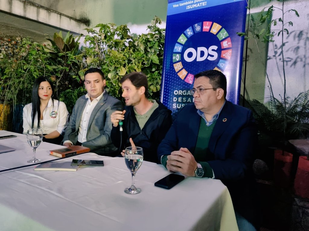 Ricardo Zurita tweet media