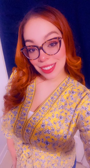 Conservative Luna looks like a teacher lol 😂😅 https://t.co/VLUnEOMWga