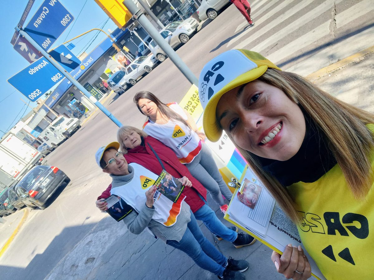 ProLaTabladaok's tweet photo. Hoy estuvimos en Av. Crovara y Acevedo juntando firmas y hablando con los vecinos, nos une la convicción de un futuro mejor para La Matanza.
#EducaciónServicioEstratégicoEsencial
#VillaInsuperable
#LaTablada
#LaMatanza
#FinocchiaroEnLaMatanza
@alefinocchiaro
@cristianritondo https://t.co/feLZ5ZxxlL