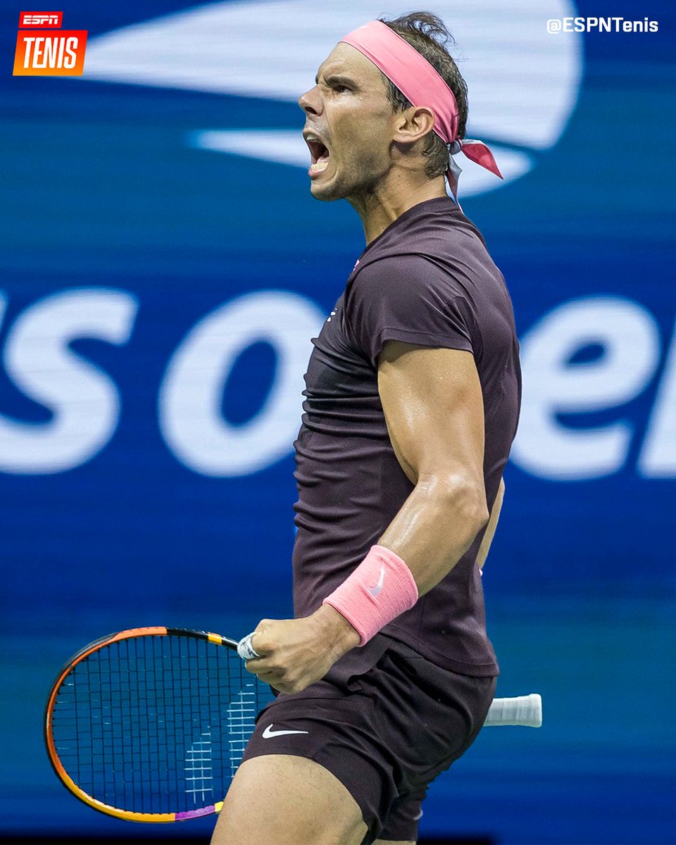 ESPNtenis's tweet photo. ¡CUIDADO, FIERA SUELTA EN NEW YORK! 💥
🇪🇸 Rafa Nadal regresó al #USOpen luego de tres años y, como no podía ser de otra manera, lo hizo con victoria: 4-6, 6-2, 6-3 y 6-3 sobre 🇦🇺 Hijikata para meterse en la R2. 💪
🔜 Lo espera Fognini. 🍿 https://t.co/wlu29CrsJC