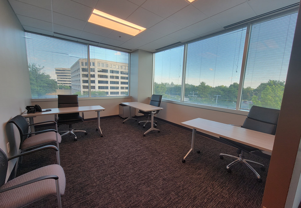 IntellOfficeART's tweet image. Your professional office space awaits!

Our private offices provide a premier location &amp;amp; are staffed with a friendly receptionist to greet you &amp;amp; your clients.

Learn more at zcu.io/9qad

#WorkIntelligently #OfficeSpaces #SmallBusinessSolutions #IntelligentOffice