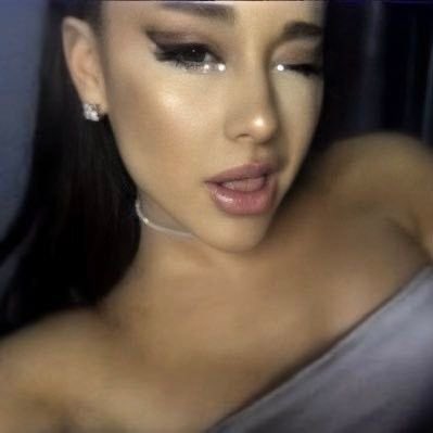 gainarainafans's tweet photo. i just think that ariana grande https://t.co/3JJNS31fP3