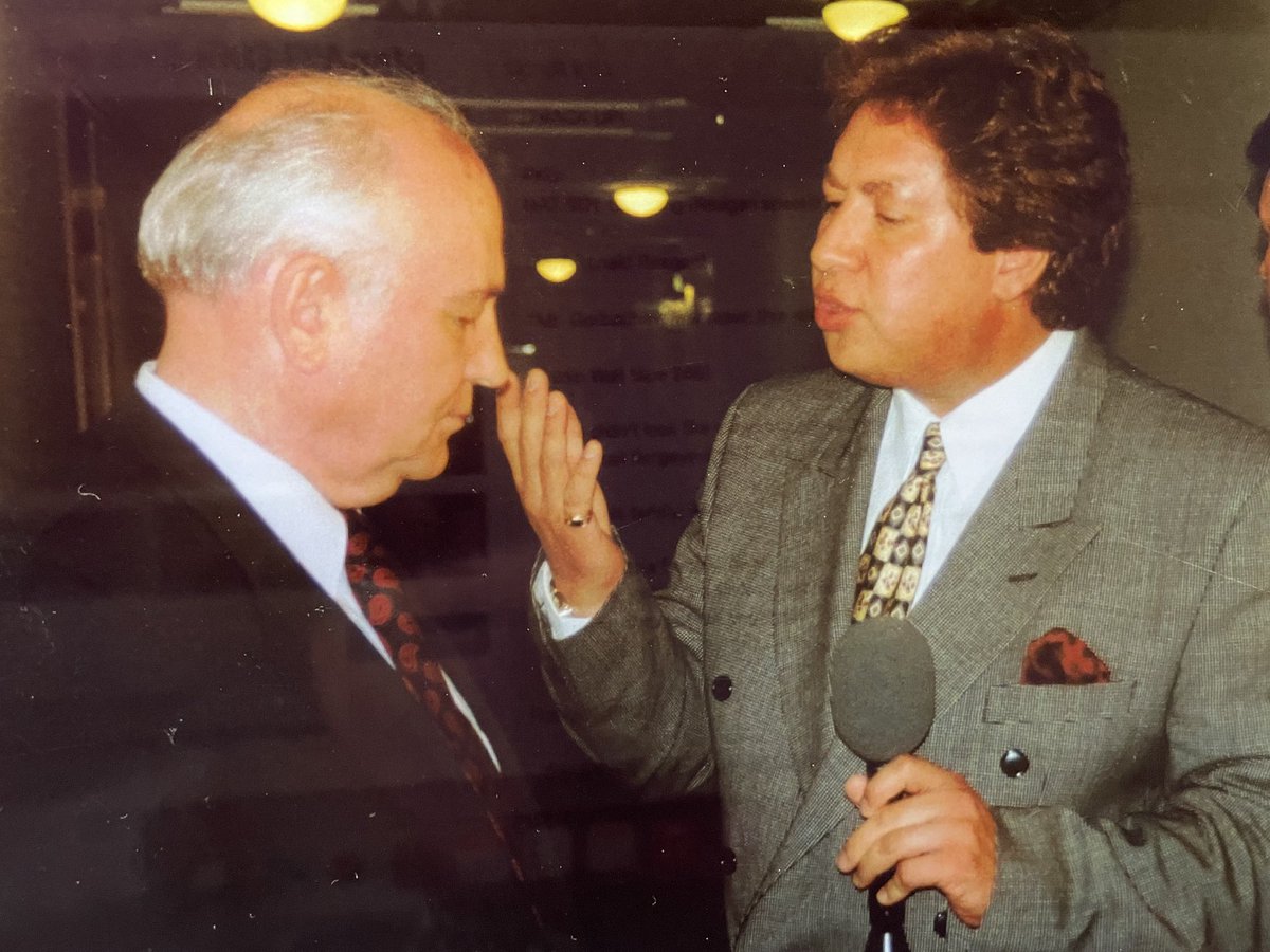 Armandoreporta's tweet photo. En mi carrera he sido afortunado y he tenido momentos memorables. Este quizás sea el # uno. Fue aquí en esta entrevista en Moscú, que Gorbachev me dijo que el comunismo sovietico, no podía, ni debía continuar.  El hombre adecuado, en el puesto adecuado, en el momento adecuado!!! https://t.co/G5gxNsNtZV