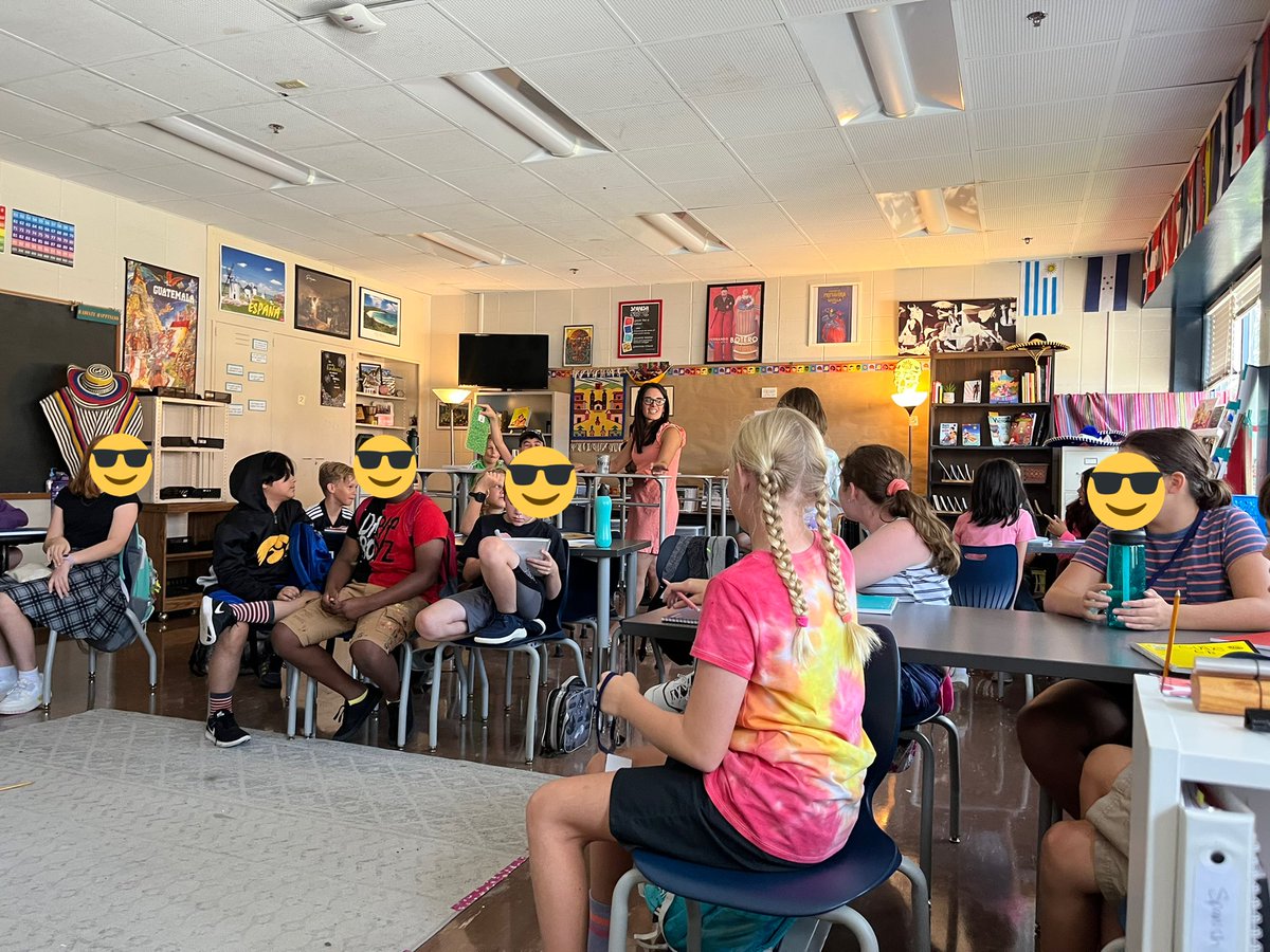 DMPS_WorldLang's tweet image. It feels good to be back at it. Spanish class @MerrillMustangs is under way with fun, language, and high expectations. All learners learn. Read, listen, write, speak.