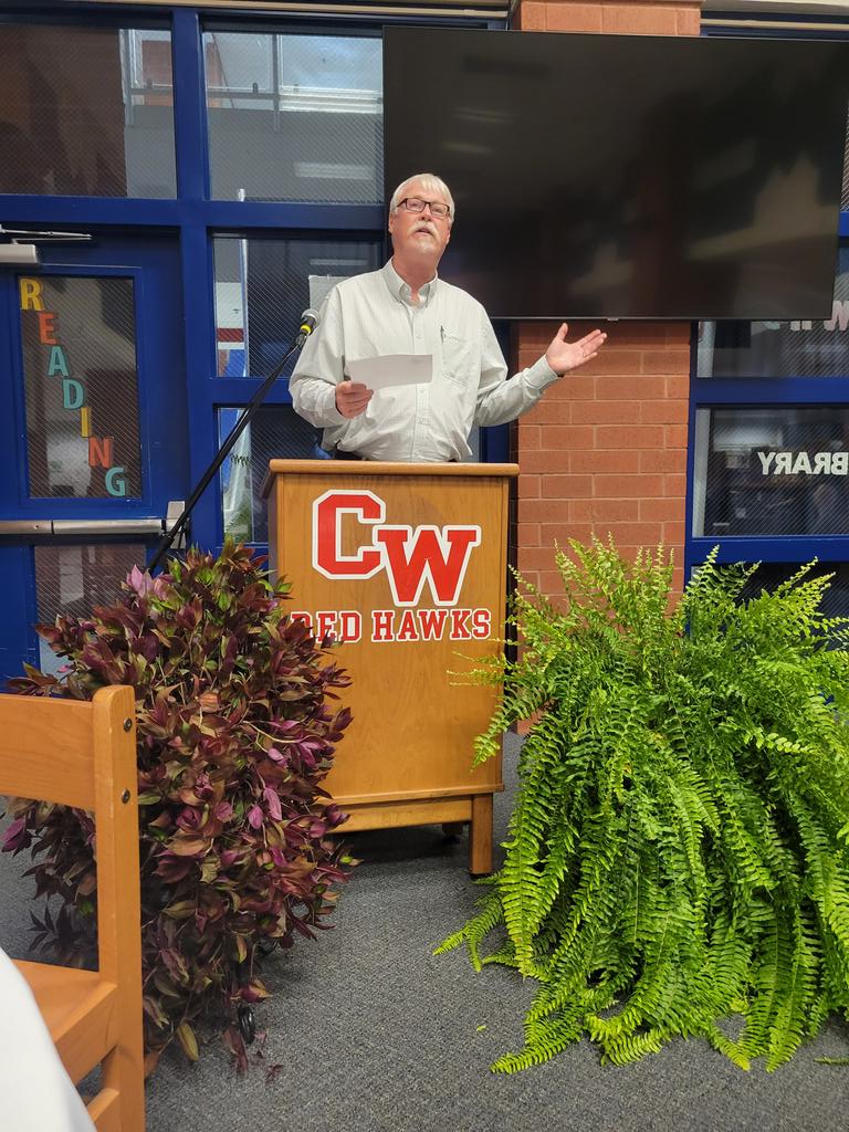 jenlynchalt's tweet photo. We had a great time at the First Annual Community Partner Dinner at CWHS. Our students and staff really put on a great event. Big shout out to @CWWelders and @cdubbballcoach for heading this up! @DCS_CTE @creekwoodhs @DLWeeks83 @rfaulkner9 @raylecomte https://t.co/3XAS983LpD