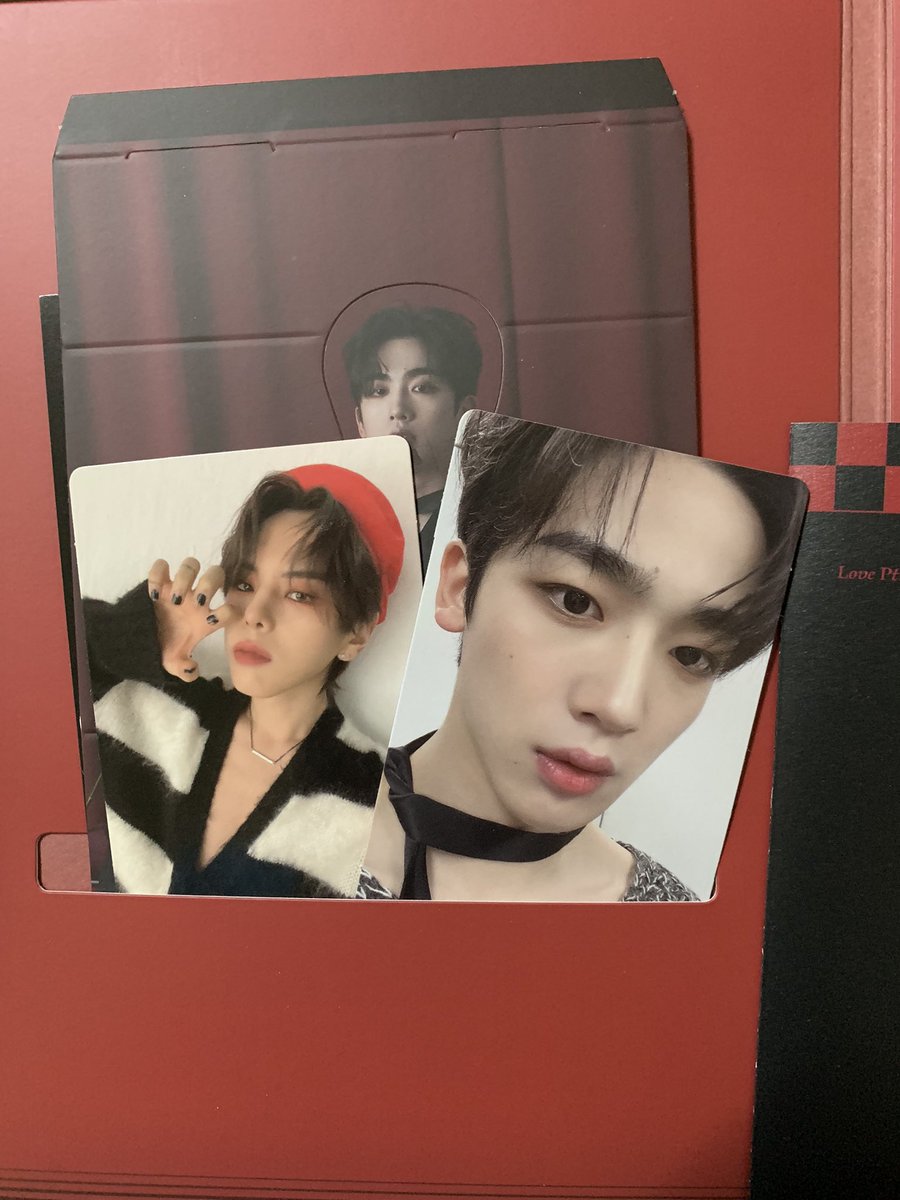 ahofinity's tweet photo. 💌 — happy mail ! 

╰  #ayessproofs

·˚⠀࣪.✦ may umuwing mga gwapo at maganda kahapon ✌🏻😗 tysm @ayesshop sulit budol sa 4 na random sealed albums ><

      𓂋 #maricarteu_buys https://t.co/Na2a69kKL9