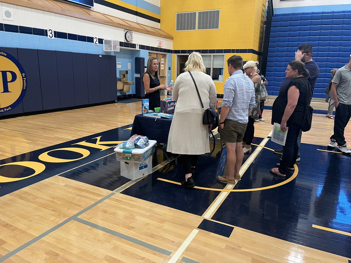 deanpappas_'s tweet photo. Curriculum Night at Brook Park was a blast! @BrookfieldD95 https://t.co/FR6DlH2Bxl