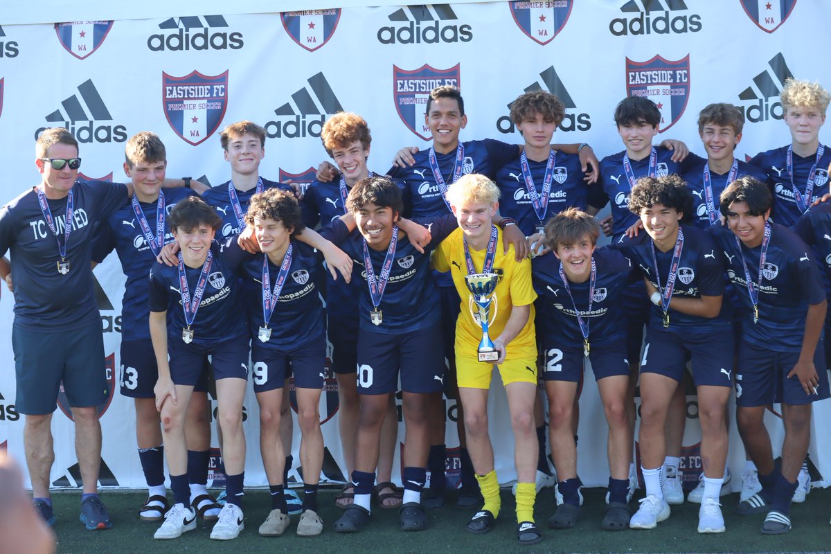 gagepedro99's tweet photo. Eastside cup champions.  Great way to end the summer tournaments and push us into the fall season.
@247recruiting 
@DevinRecord 
@bhoop81 
@coachripshwtime 
@Murdock_02 
@Coach_Radke https://t.co/Na7lQF8nF6