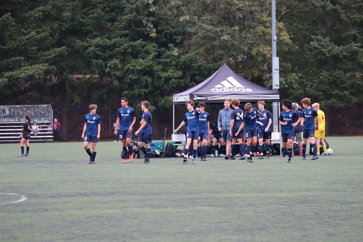 gagepedro99's tweet photo. Eastside cup champions.  Great way to end the summer tournaments and push us into the fall season.
@247recruiting 
@DevinRecord 
@bhoop81 
@coachripshwtime 
@Murdock_02 
@Coach_Radke https://t.co/Na7lQF8nF6