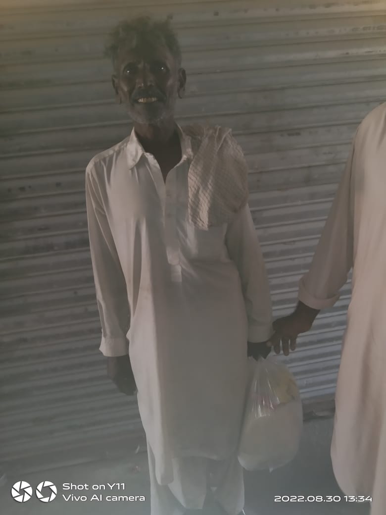 Khadijahjunejo's tweet photo. Alhamdullilah distributed 40 ration begs among 40 households in Deh Kuba of Digri, sindh. Please keep helping us generously for this Nobal cause.
#SindhNeedsDisasterRelief #Sindhfloods #SindhFlood2022 #mirpurkhas #digri #Sindh https://t.co/W9TUd7iaAX