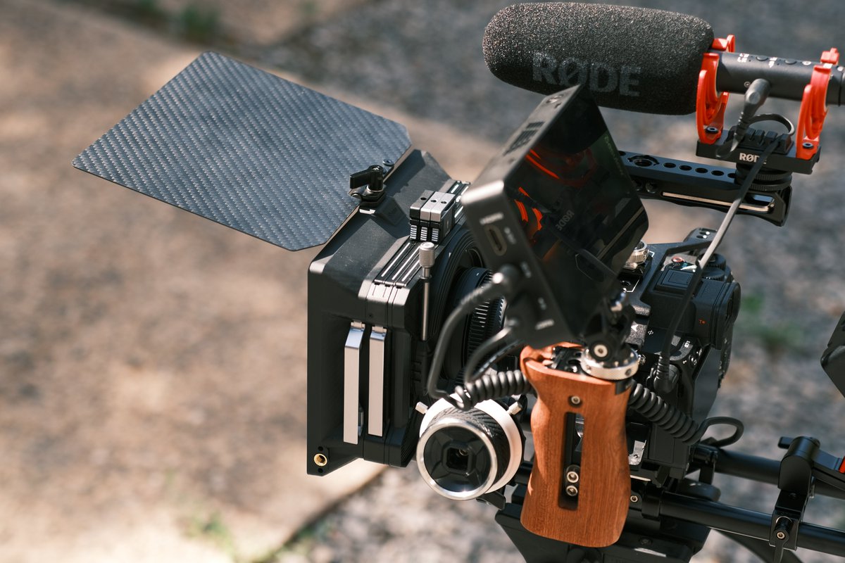SmallRigGlobal's tweet photo. One of Your Must Have for the Next Level Setup!--Get inspired by the latest #SmallRig Multifunctional Modular Matte Box Systems
⬆️https://t.co/0czLdCYK93
Photos - 失去灵魂的影像狗
#Mattebox #Sony #film #filmmaker #filmmakers #filmmaking #camera #shooting #video #photo #bts https://t.co/ecUUlZg5Cx