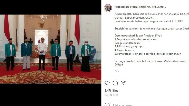 StoryNayua's tweet photo. Ustadz Farid Okbah ditangkap Densus 88 dgn tuduhan tetoris! Logikanya kalo beliau teroris knpa beliau bisa diundang ke Istana oleh Jokowi?
Dan jika beliau teroris harusnya Jokowi sudah MATI di bom saat itu juga ! 

#UstadzKamiBukanTeroris https://t.co/V6F0Il7YTS