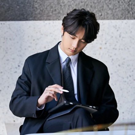 springfolder's tweet photo. #YoonSiYoon is nominated for 2022 Apan Star Awards under the category of BEST ACTOR IN SERIAL DRAMA for his role as Lee Hyun Jae in KBS2’s It’s Beautiful Now, Congratulations 🥹🎉 

🔗 https://t.co/cLrx9Dml1w https://t.co/2CM6kZQWD9