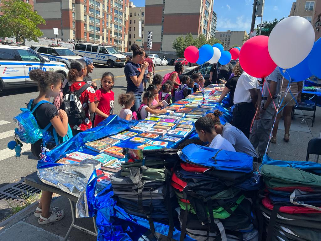 NYPD 44th Precinct on Twitter "We're ready for school 🎒📚👩‍🏫🏫!! Thank