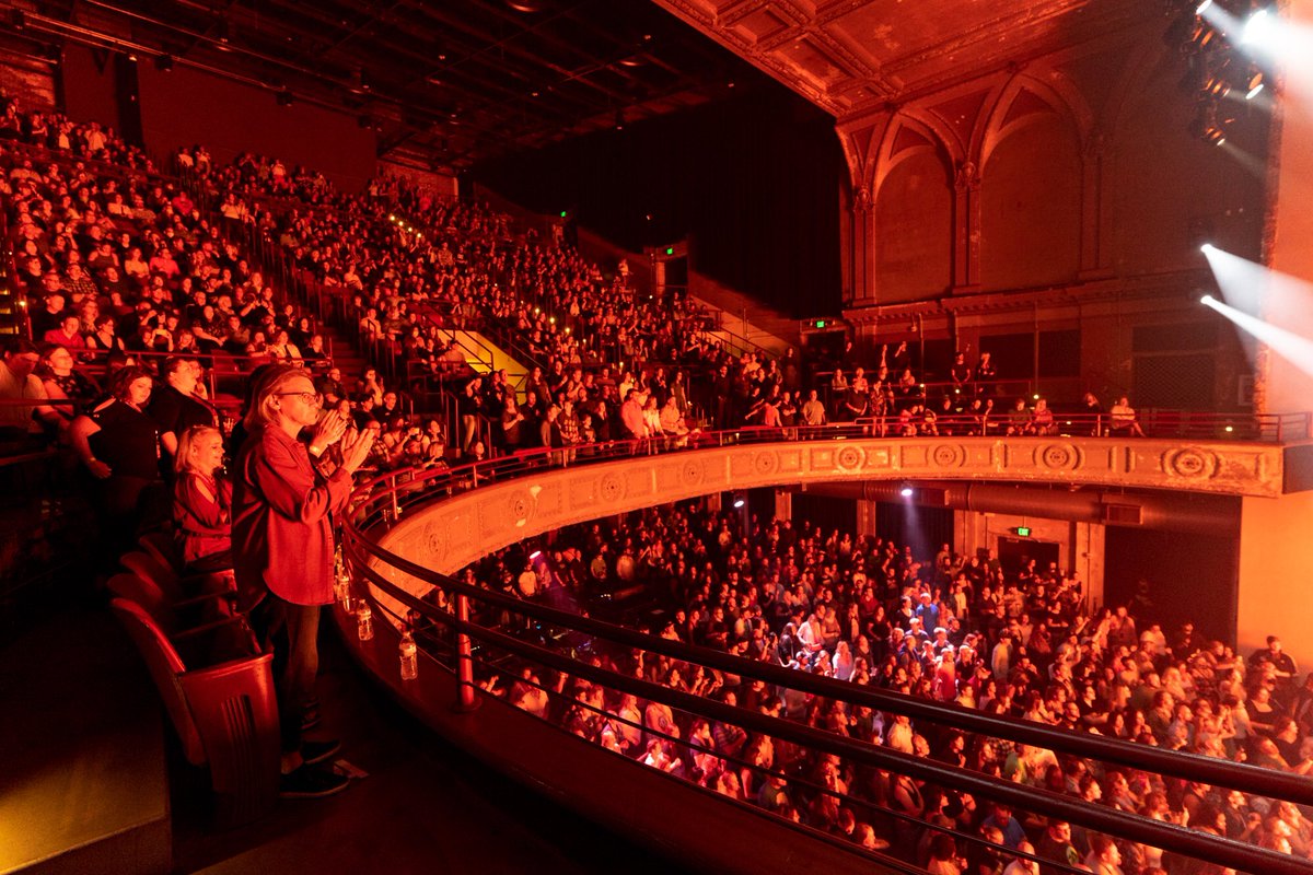 fantailmedia's tweet photo. Also, I love @PalaceStPaul , especially when can keep chasing angles…past the pit. #WillNotStop https://t.co/t9I78LTWTP