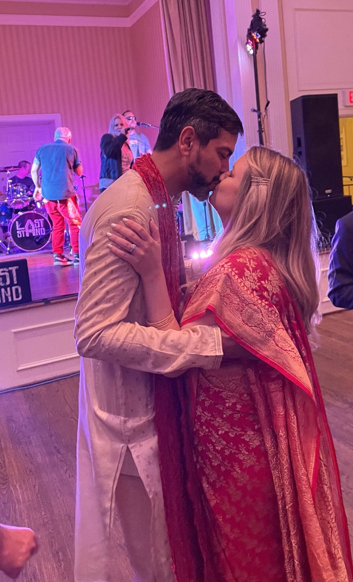 lilmssme_'s tweet photo. Congratulations to Alysen &amp; Atul. #weddingcelebration #photoboothfun #FriendsForever https://t.co/2SIji3hSyI