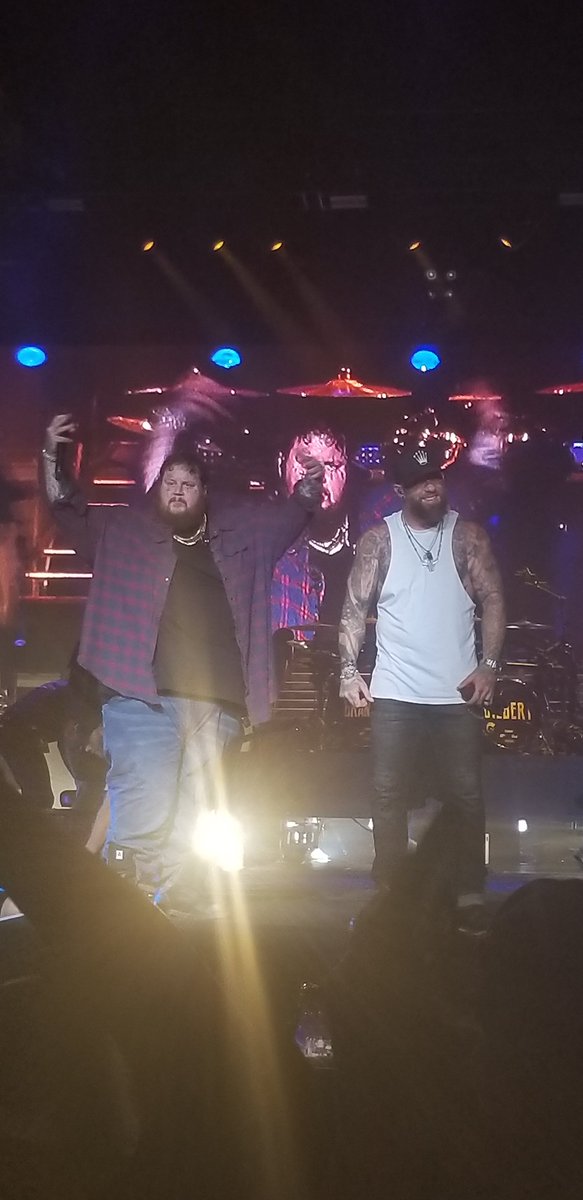 WebbDestiney's tweet photo. @JellyRoll615 @brantleygilbert concert was incredible!! https://t.co/fQaZZVf9Kl