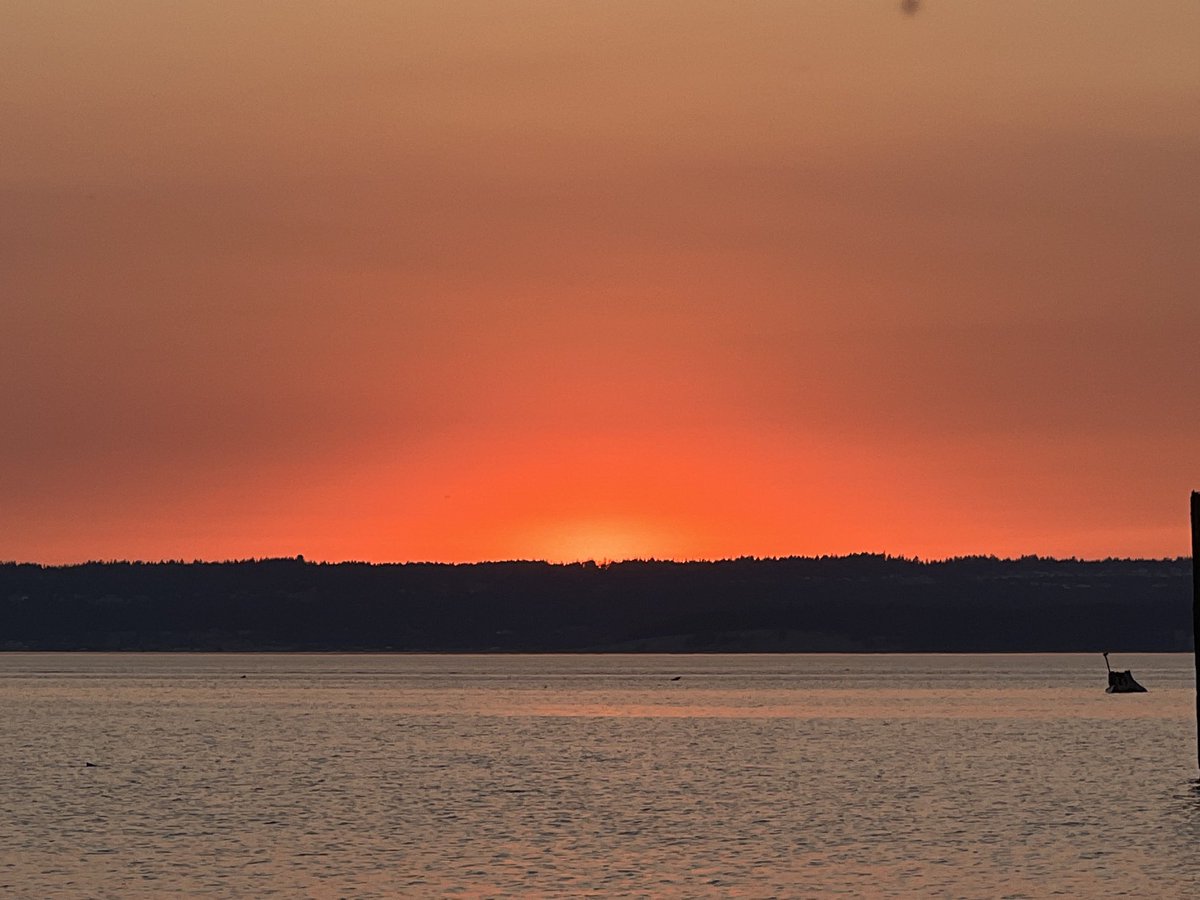 Jim_Sande's tweet photo. Awesome sunset tonight https://t.co/iMNvZZGo8Z