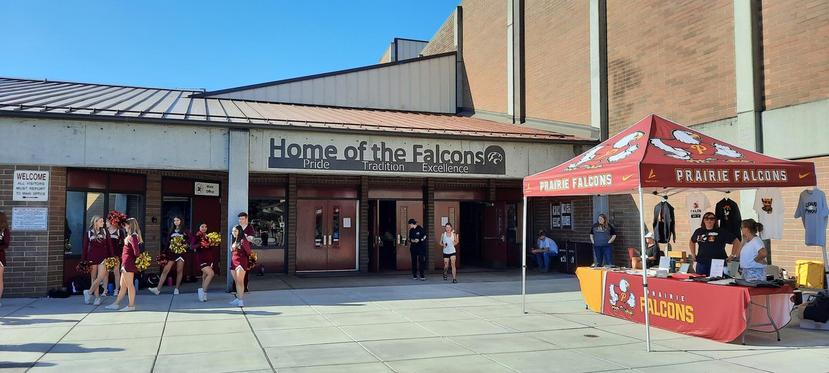 Erin Thompson tweet media