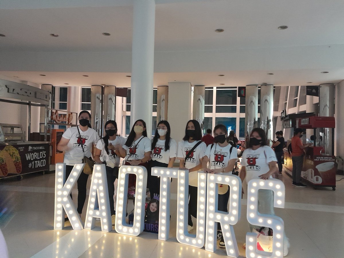 minionsnikaori's tweet photo. Thank you po sa nakasama po namin na KAOTURS AND KAOMIAH FANS NICE MEETING YOU ALL PO ,SORRY NA NGAYON LANG SINIPAG MAGPOST HAHAHA KAMI PO YUNG MAINGAY NA MAY KASAMANG BAKLA PASENSYA🤣#kaomiah #kaoturs #kaories https://t.co/G7JmsF98vL