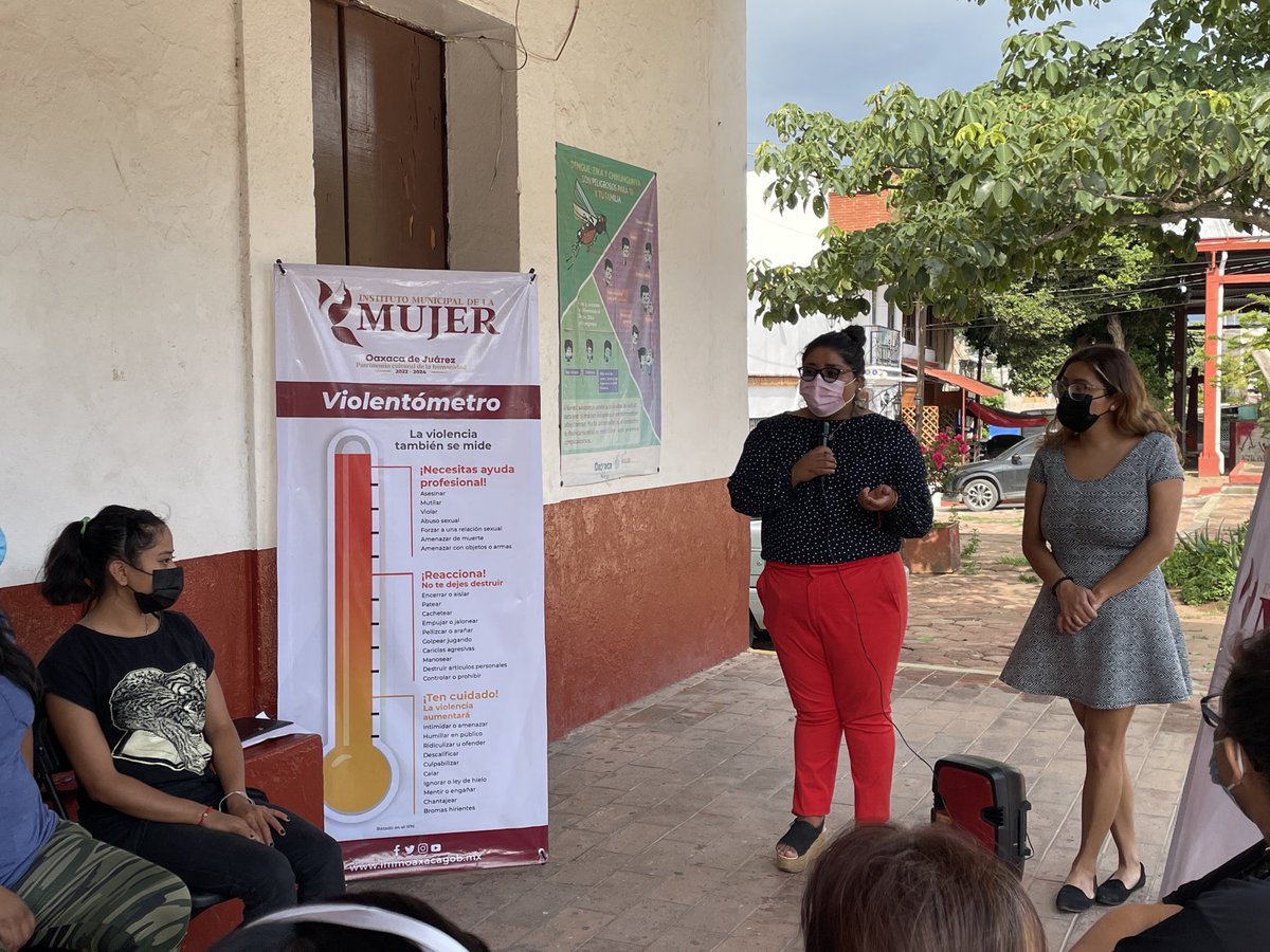 IMMOax's tweet photo. Como parte del programa "Construyendo la Igualdad: Apre(h)endiendo mis Derechos", se impartió la plática Brechas de Desigualdad de Género, por la Lcda. Nayeli Lucero López Padilla y la Lcda. Marcela Sinai Huerta Hernández en la Agencia Municipal de San Juan Chapultepec.
Mi https://t.co/WsKD25iqwA