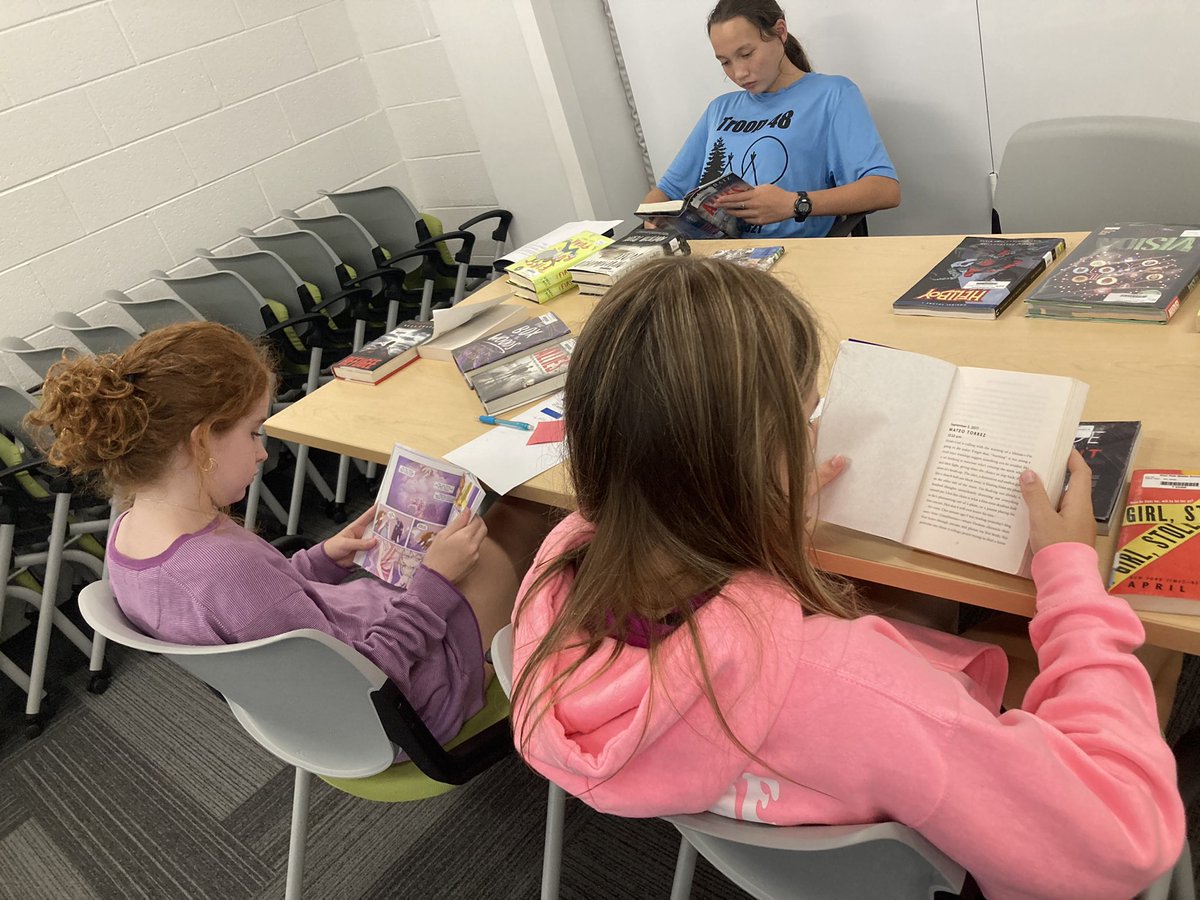 We “fell in love” with books yesterday during a 7th grade book speed dating extravaganza 💜❤️. #LFmoments #DPM67