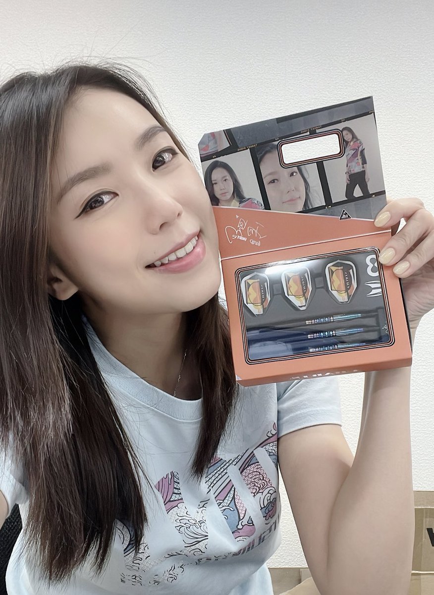 leung_cathy's tweet image. ⚠️再入荷⚠️

CHARIS GEN2 20g WEB 限定Version ~ 
1ヶ月以上の完売を経て、ようやく再入荷！とても綺麗な青色，限られた供給！

target-darts.jp/shopdetail/000…

#CHARIS #gen2 #webversion #targetdarts #restock