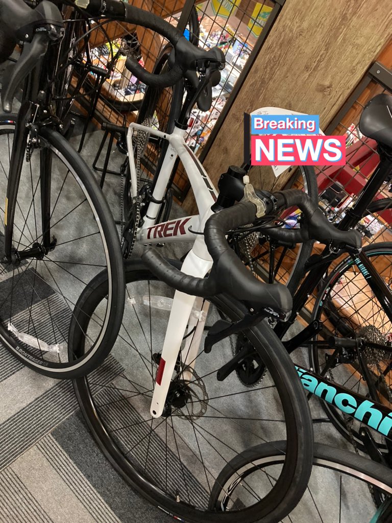 goemon0318's tweet photo. 小学5年生の息子のセカンドバイク
納車まであと半年💦と言われ
悲しくなっていたところ、
ドマーネal3 44サイズが近いところに在��ありました
色はグレーが良かったのですが、白もいいよね？
＃ロードバイク
＃小学5年生
＃ジュニアトライアスロン https://t.co/d3AQoNQVGn