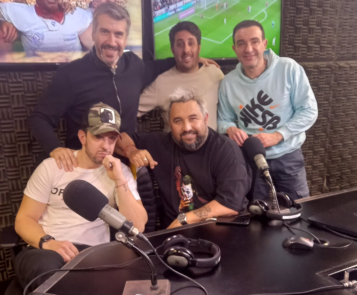mrodrigfeed's tweet photo. Pasó un nuevo capítulo de @losmismoslocos por @DelSolUy

#siguerodando 

💙🤟😊🎵📻 https://t.co/97DjwrAvlL