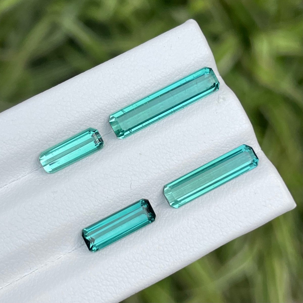 LotsOfInterst's tweet photo. Natural Loose Indicolite Tourmaline Lot | Faceted Indicolite Gemstone Lot | Indicolite Ring Jewelry | Emerald Cut Tourmaline Lot For Sale
 #lot #loose #Faceted #sale #Indicolite #IndicoliteRingJewelry #CutTourmalineLot #finefacetedgems #EtsyEmail

👉https://t.co/rOrrTxsNFZ https://t.co/fOJt9jEHiz