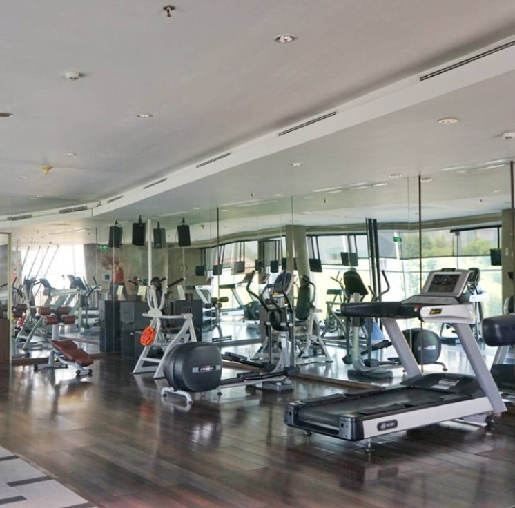 Immerse yourself in healthy morning exercise at #Ninetysixfitness. Feel free to ask our trainers for any help or any exercising tips.

Let's join our member!
📲 0878 0808 0878