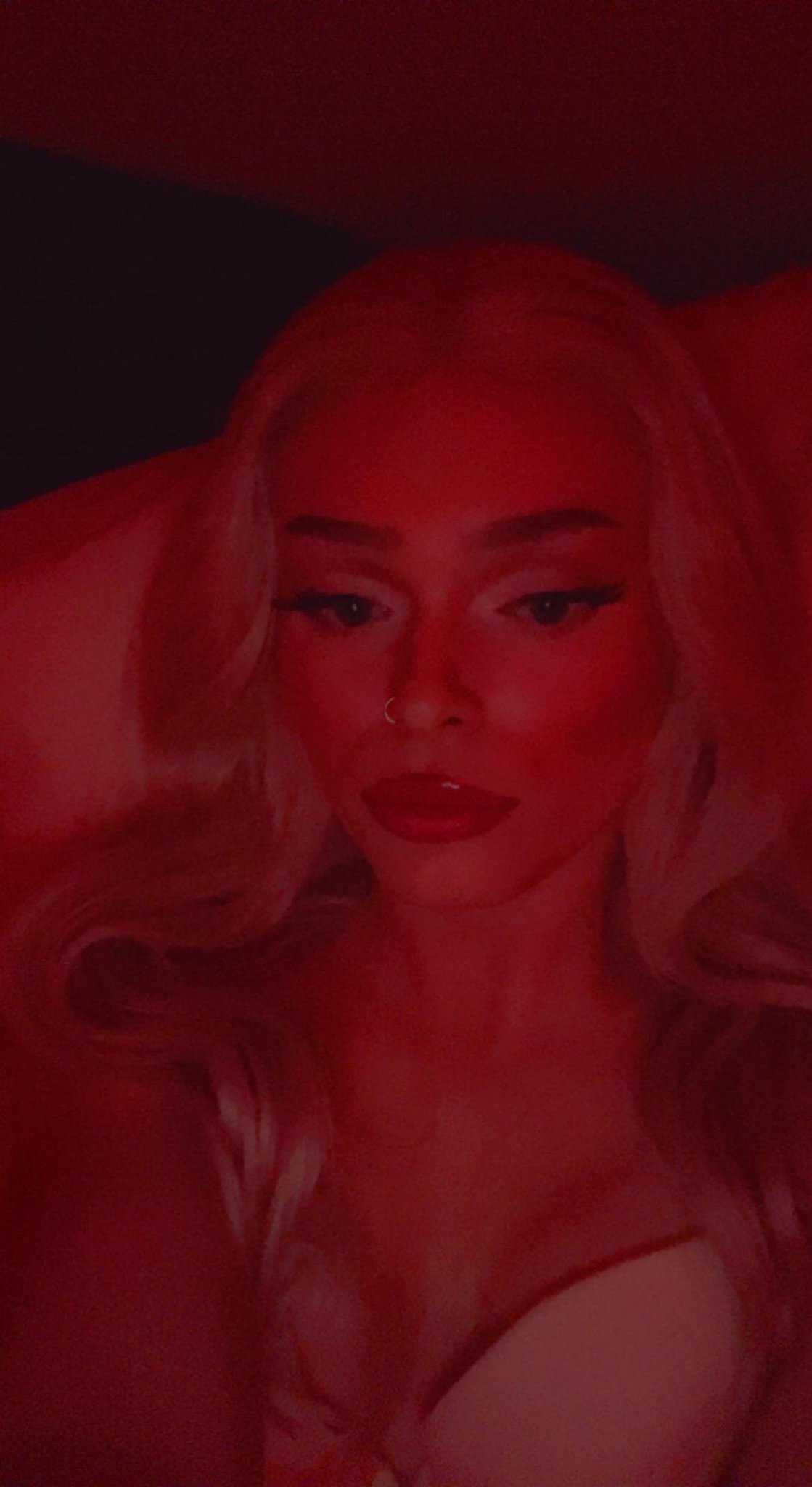 It's the red lighting for me. Link in bio if you're feeling curious 😘 #pornhubgirl #Trans #sexy https://t.co/ZP6FcYSLVl