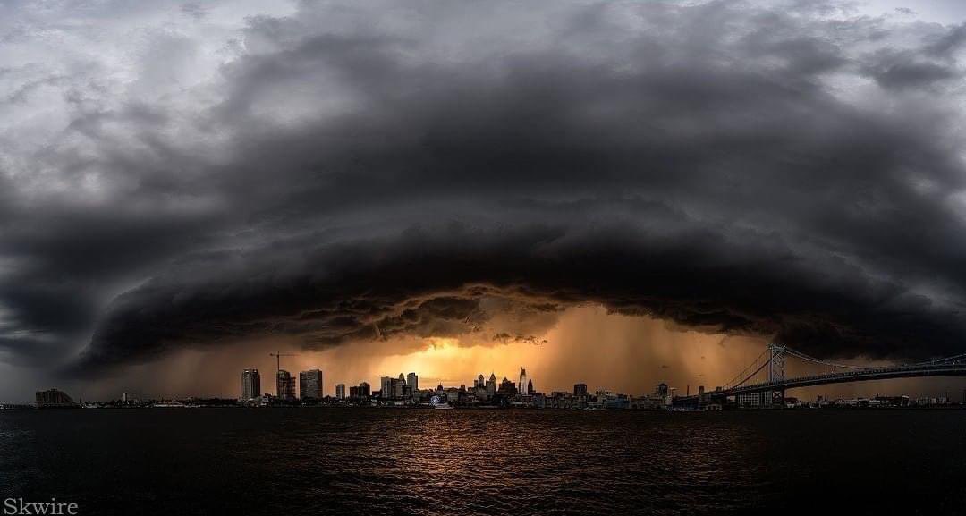 Risingtruth2020's tweet photo. Today’s Storm in Philadelphia.  

Cc:
@NBCPhiladelphia https://t.co/IpFCYsoUKP