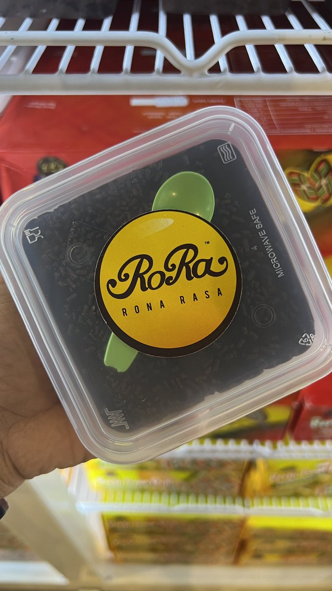 amanturner_'s tweet photo. Ada 1 cerita nak share pagi ni, harap bermanfaat kepada ramai. 

Tadi i pergi Gombak ada 1 kedai ni buat jualan harga runtuh. 

Kek coklat moist dia RM1 je. I tak sempat fikir i dah terus beli, sebab RM1 je kot. Selalu RM1 ni orang skeptical sikit sedap ke tidak…

(sambung 👇) https://t.co/vRS42nwNgN
